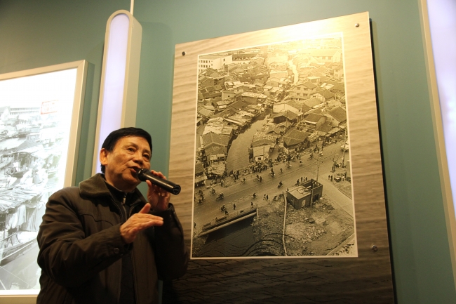 张效国先生为大家讲解1 张效国先生为大家讲解1